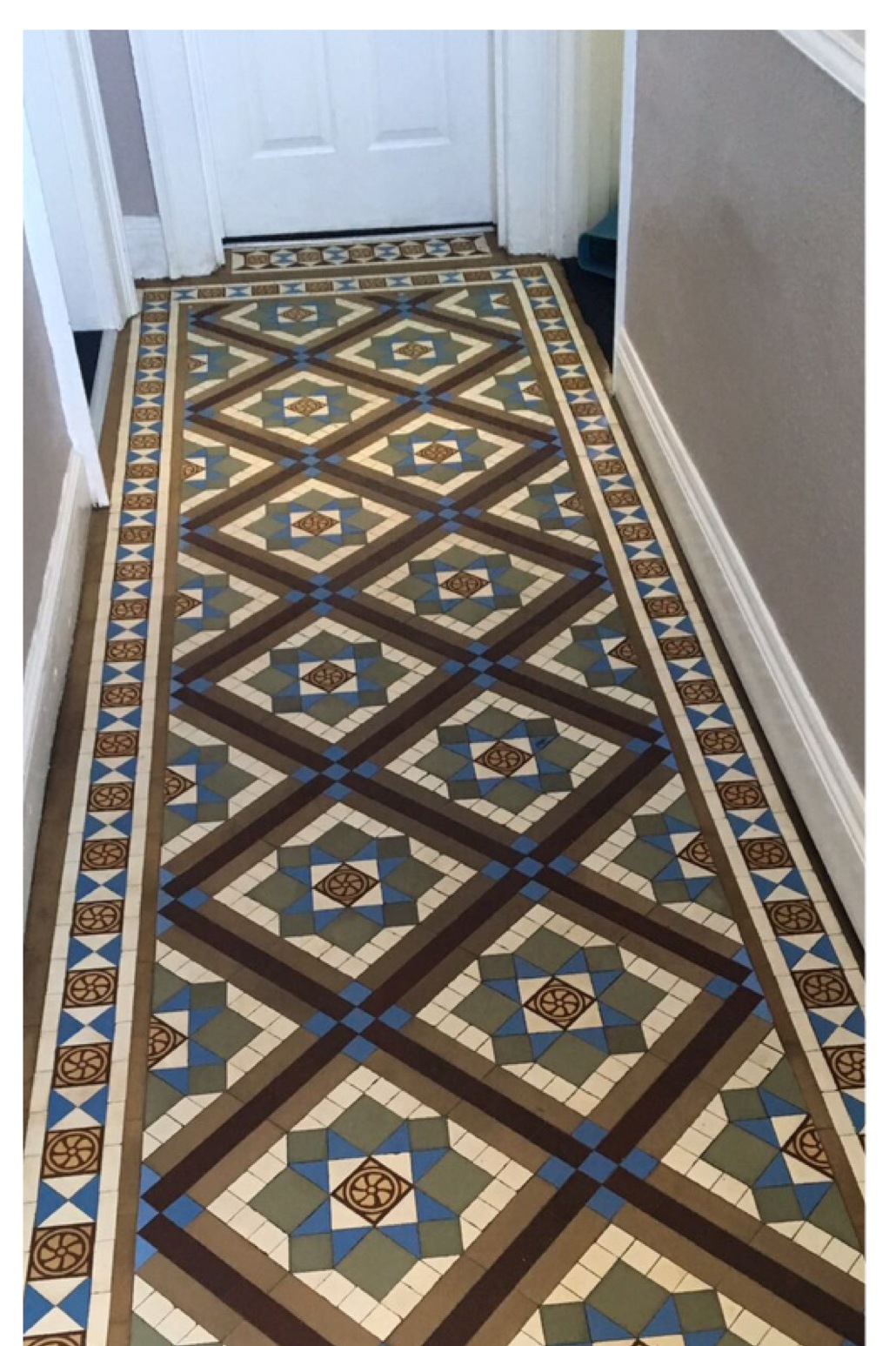 Edwardian Geometric Tiled Hallway Floor Newark After Cleaning